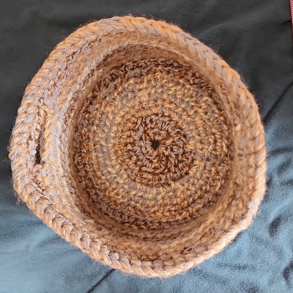 Handmade crochet basket - Picture 2 of 5